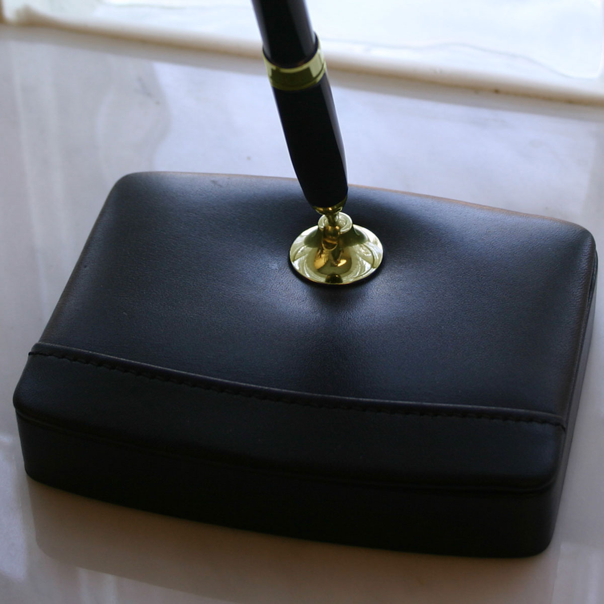 Classic Black Leather Single Pen Stand with Gold Accents