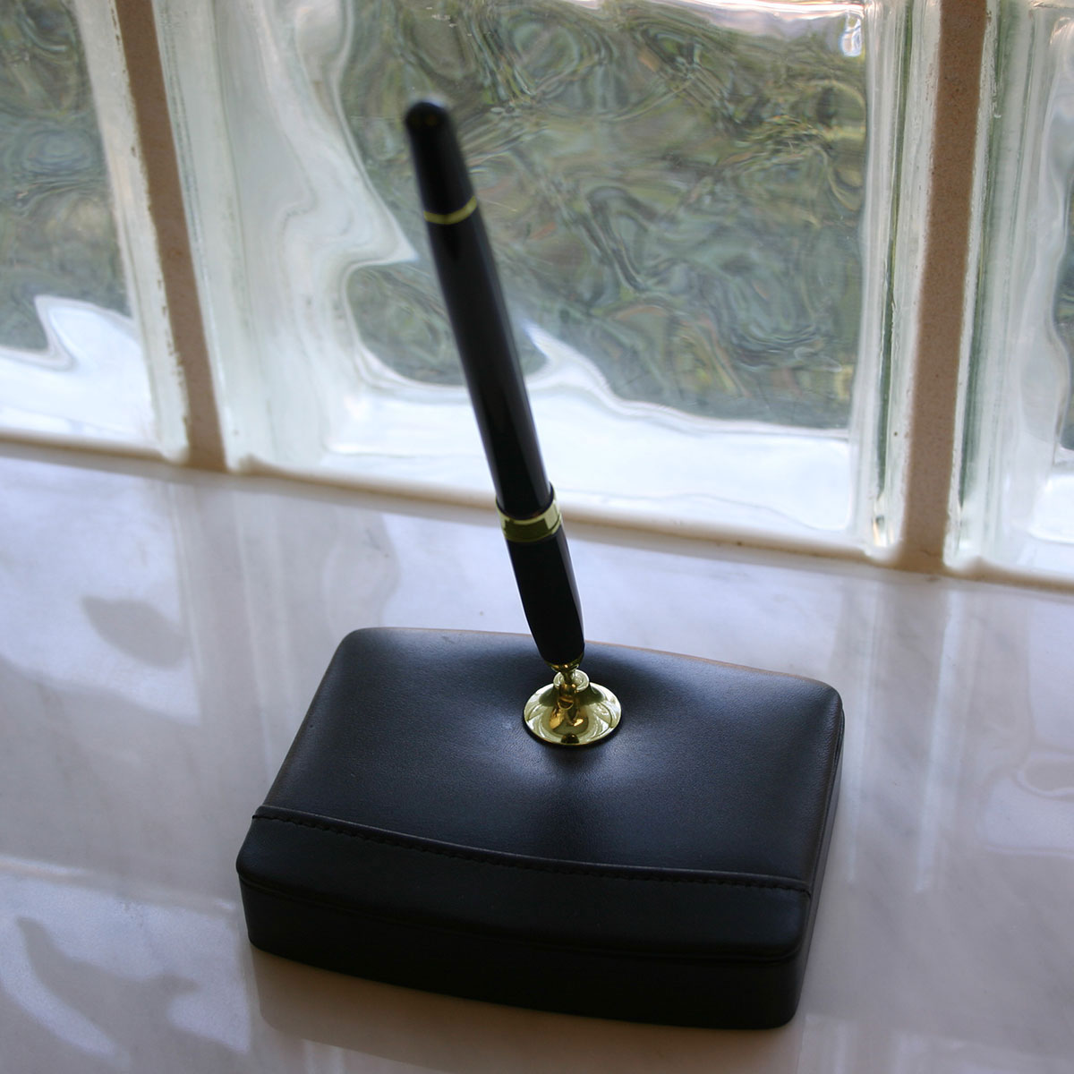 Classic Black Leather Single Pen Stand with Gold Accents