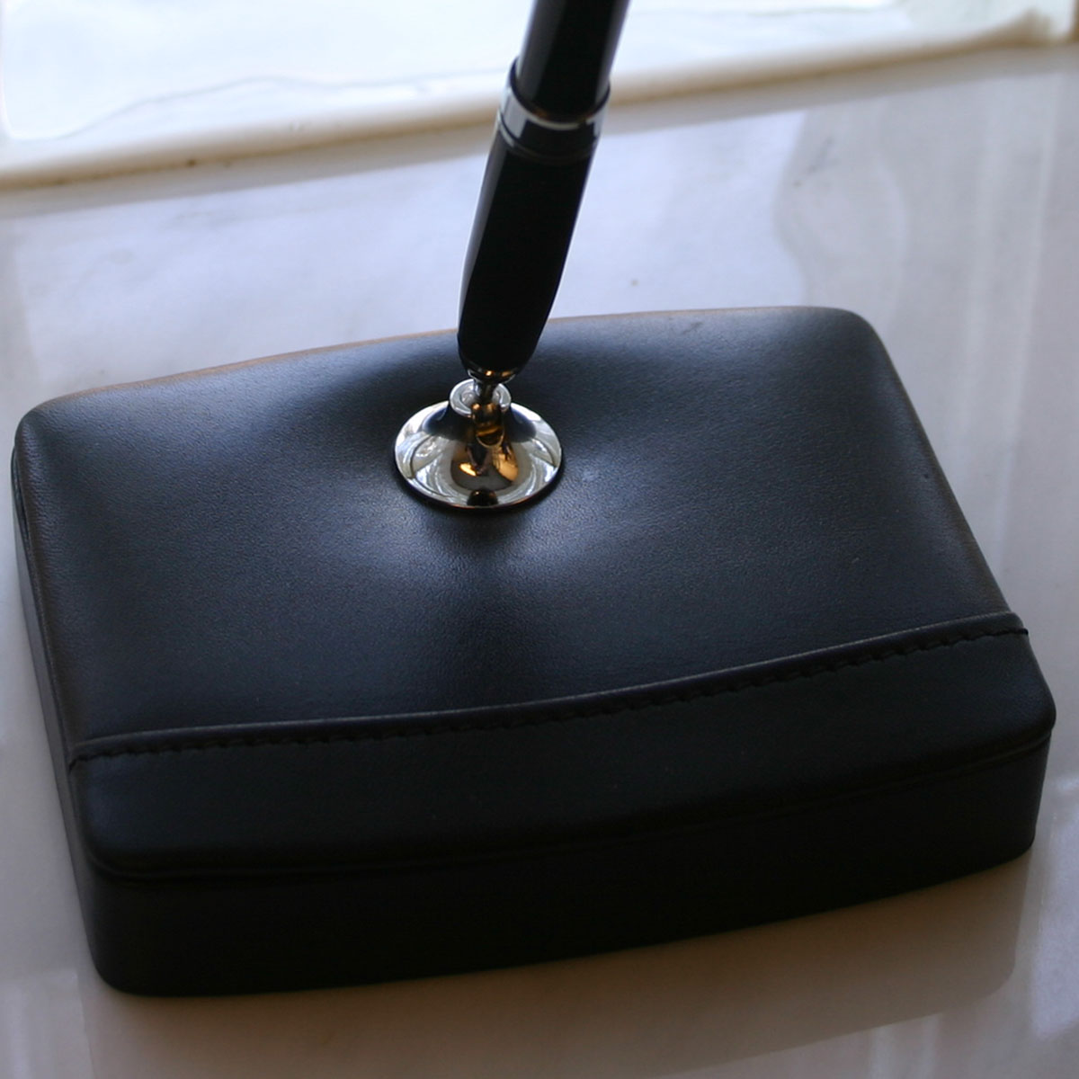 Classic Black Leather Single Pen Stand with Silver Accents