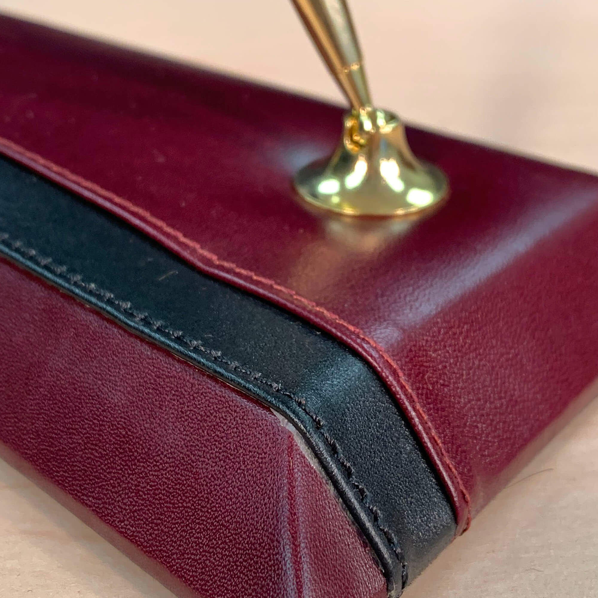 Two-Tone Leather Double Pen Stand