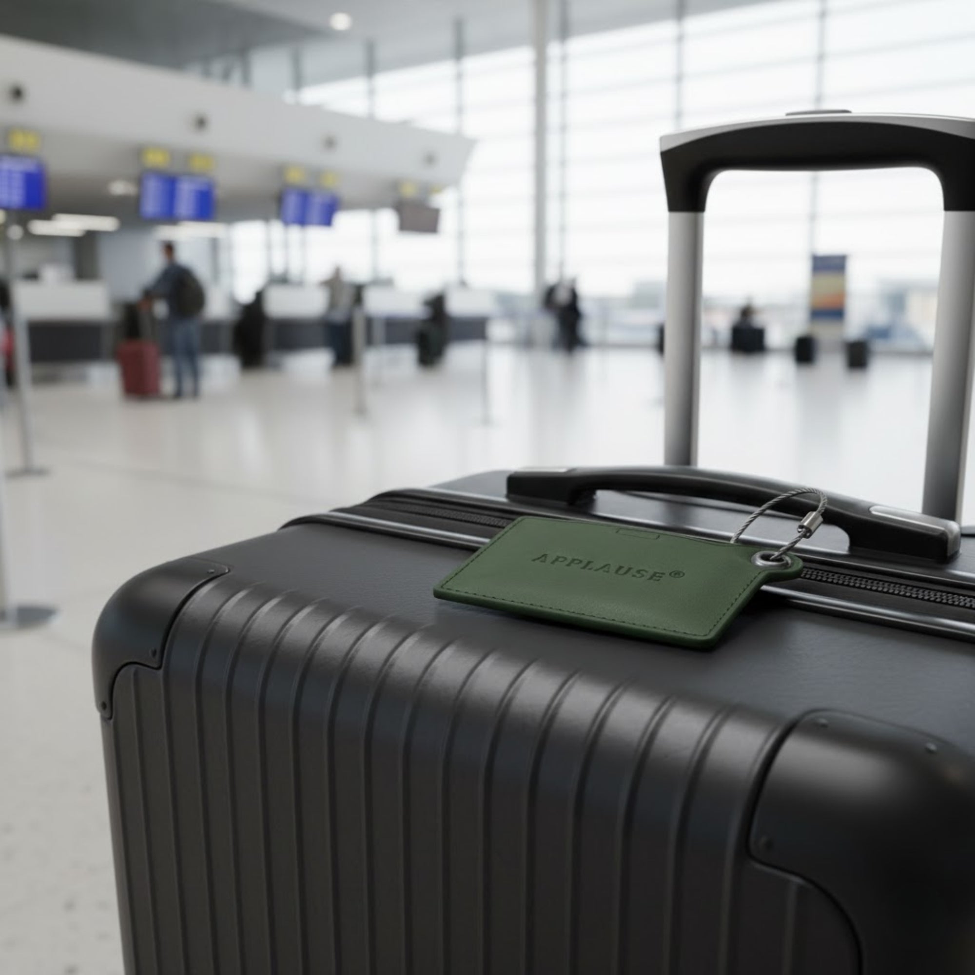 Travelers Envy Leather Luggage Tag with Metal Cable - Dark Green