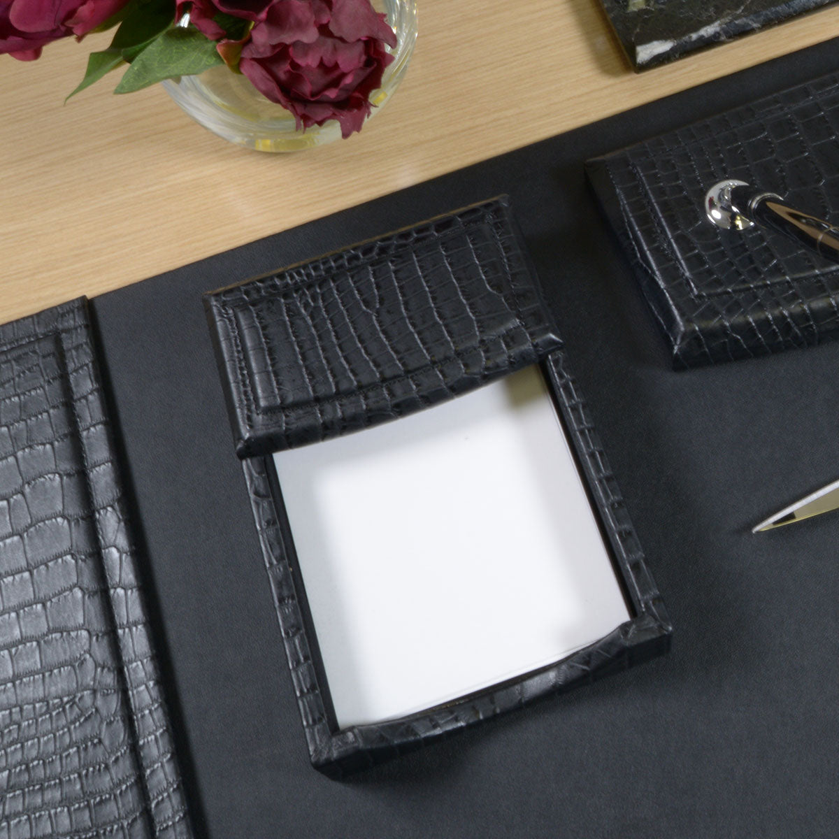 Black Crocodile Embossed Leather 4" x 6" Memo Holder